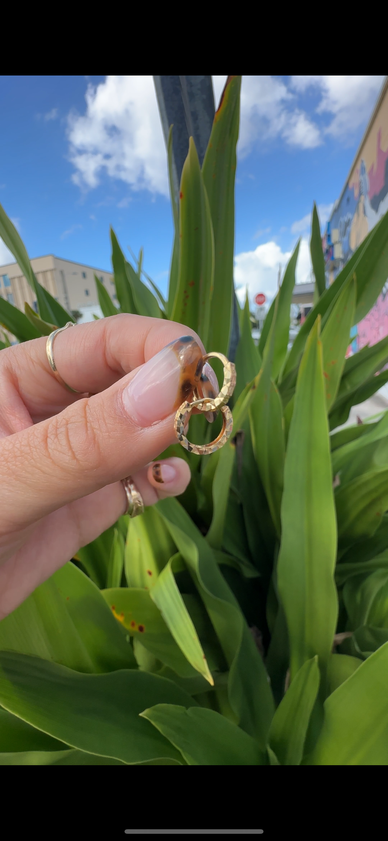 18K Diamond Cut Yellow Gold Hoop Earrings