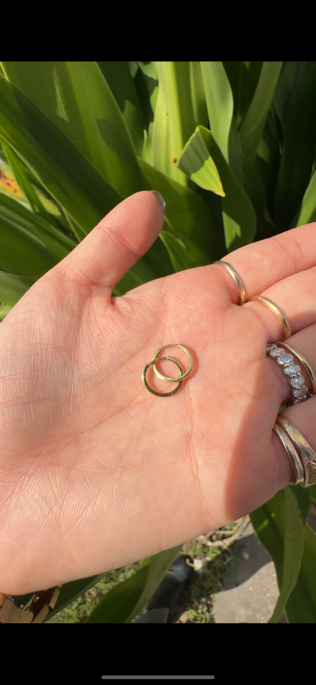 18K Yellow Gold Smooth Hoop Earrings