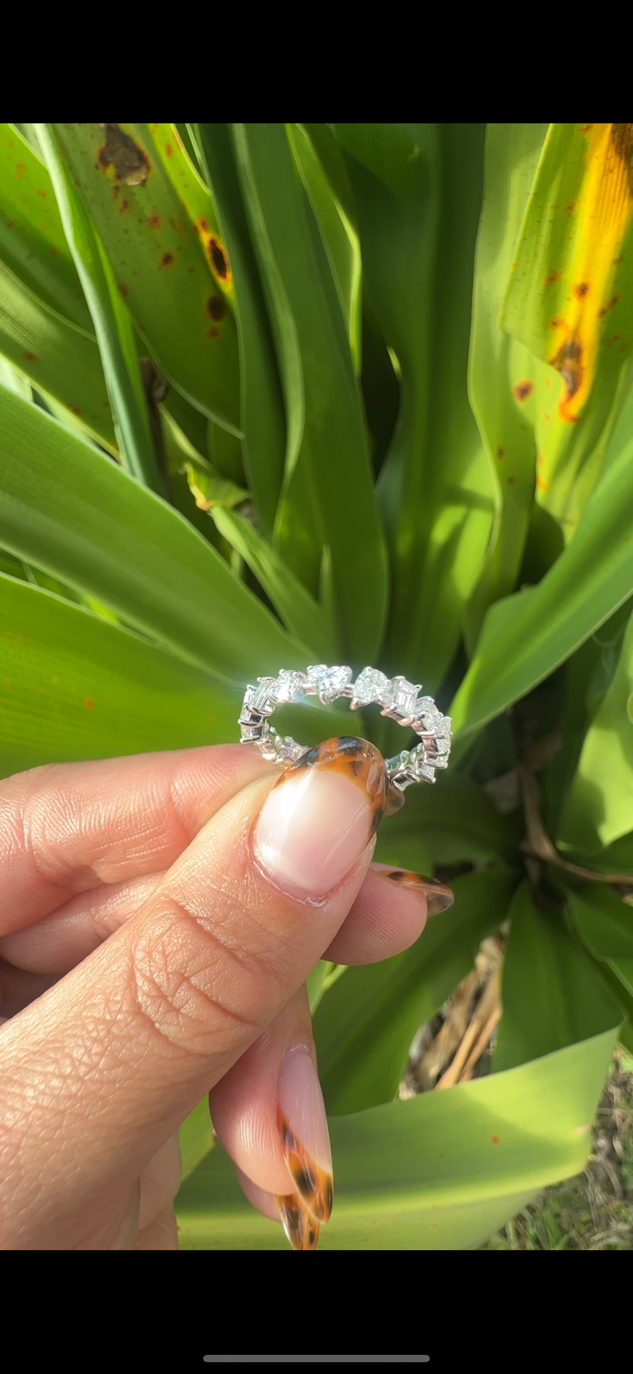 18K White Gold Diamond Cluster Ring