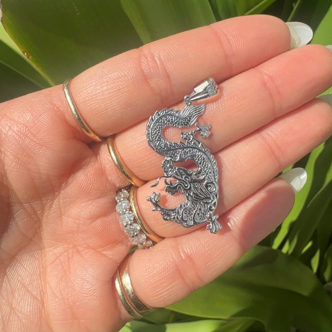 18K White Gold Full Body Flat Dragon Pendant