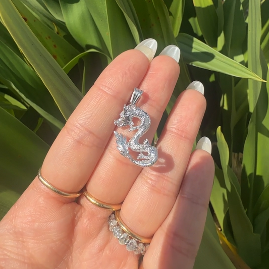 18K White Gold Full Body Mini Dragon Pendant