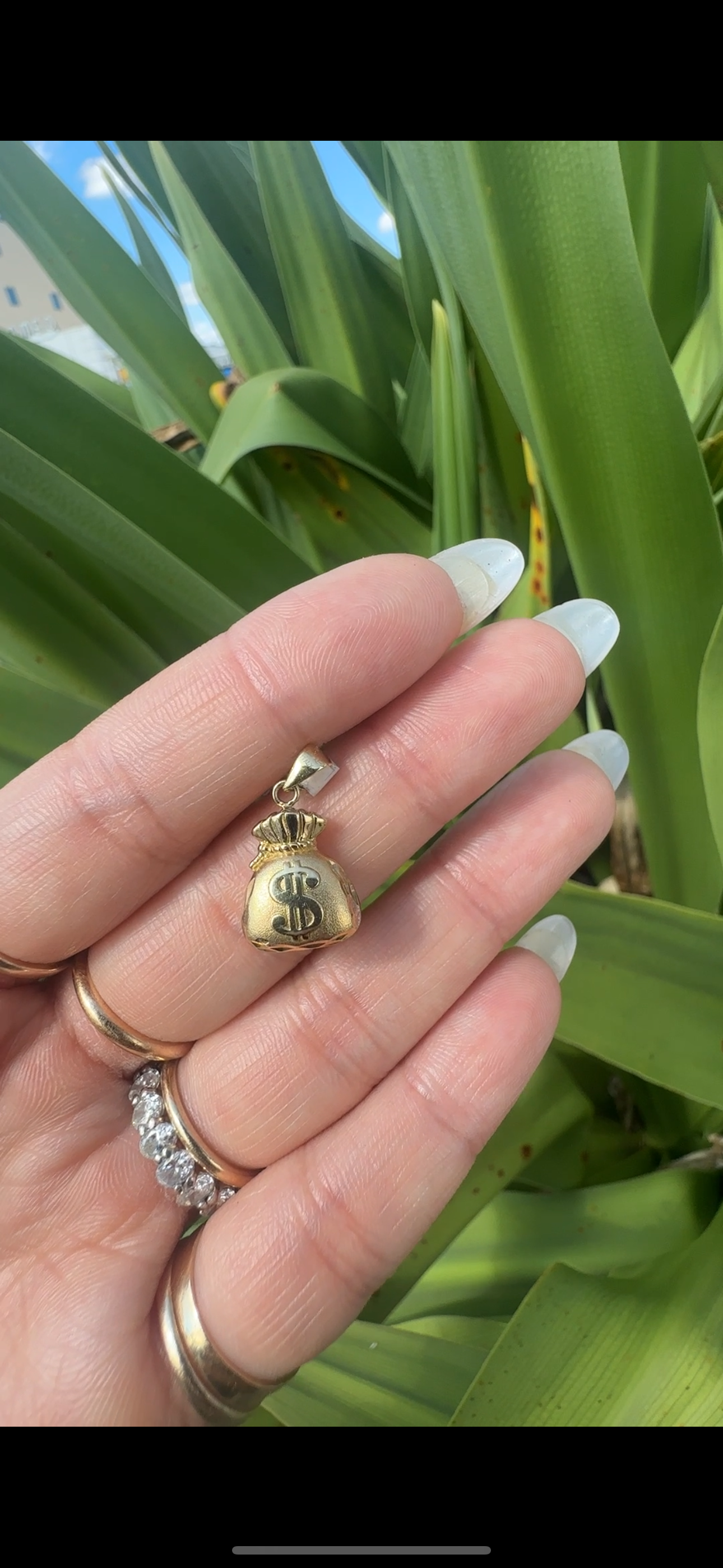 18K Yellow Gold Money Bag Pendant