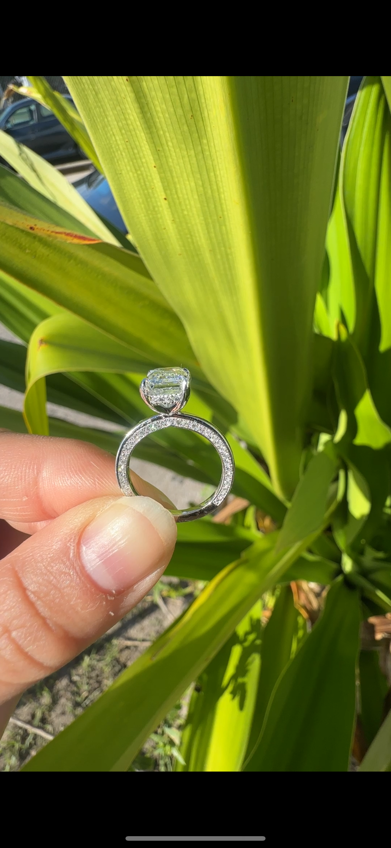 2.04CT Emerald  E VVS2 Lab -Grown Engagement Ring with Platinum Band